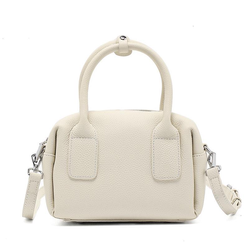Niche Design Boston Handbag New Fashionable Casual Shoulder Bag Simple and Versatile Commuter Crossbody Bag