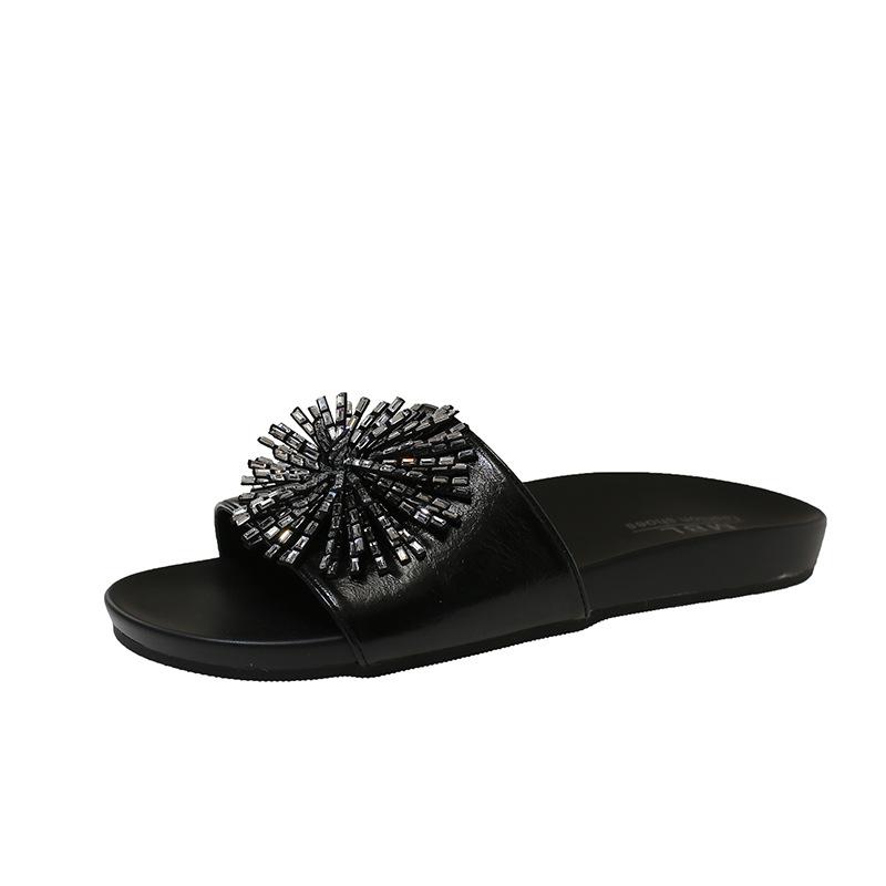 Thick-soled thick-soled slippers for women's summer wear, new Korean version of fashion rhinestones, fireworks with skirts, cool slippers