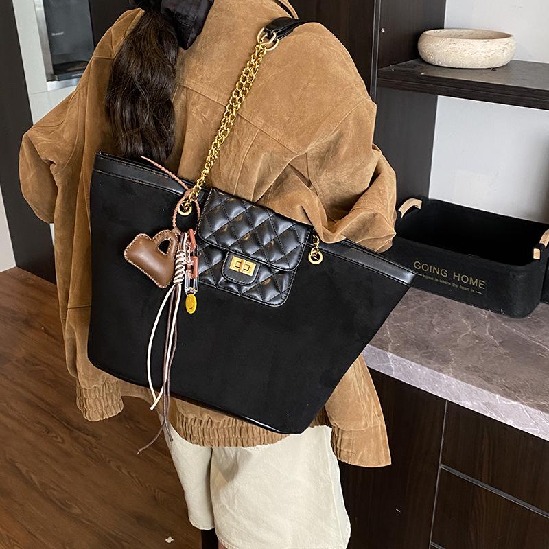 2025 Women's Fashion Textured Large-Capacity Frosted Chain Shoulder & Crossbody Tote Bag