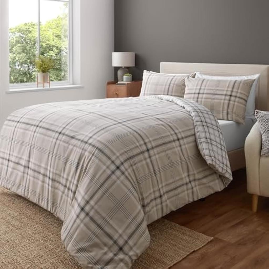 Red Plaid Double-sided Printed Bedding Set 100% Polyester Quilt Cover Set Breathable Soft and Machine Washable