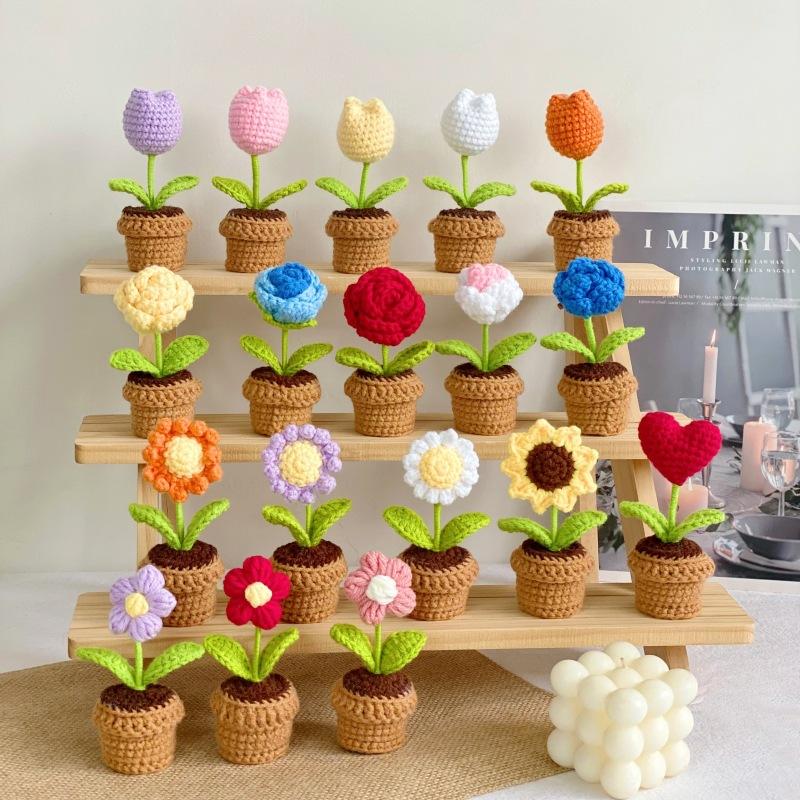 Small potted plant crochet simulation flower potted plant flower decoration creative gift ornament cute little ornament