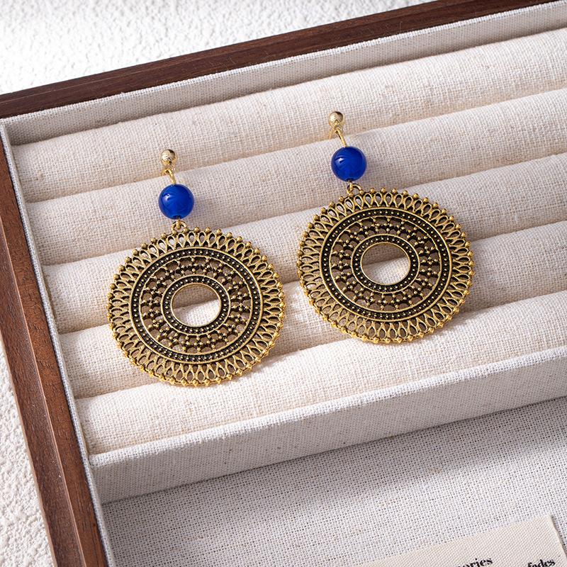 Retro Ethnic Style Round Hollow Pendant Earrings Women'S Simple Temperament Advanced Sense Earrings Atmospheric Fashion Ear Jewelry
