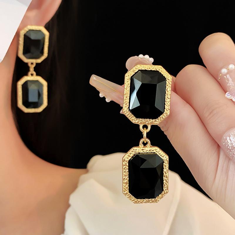 Silver Needle Diamond Teardrop Pendant Stud Earrings - Vintage Luxury Design