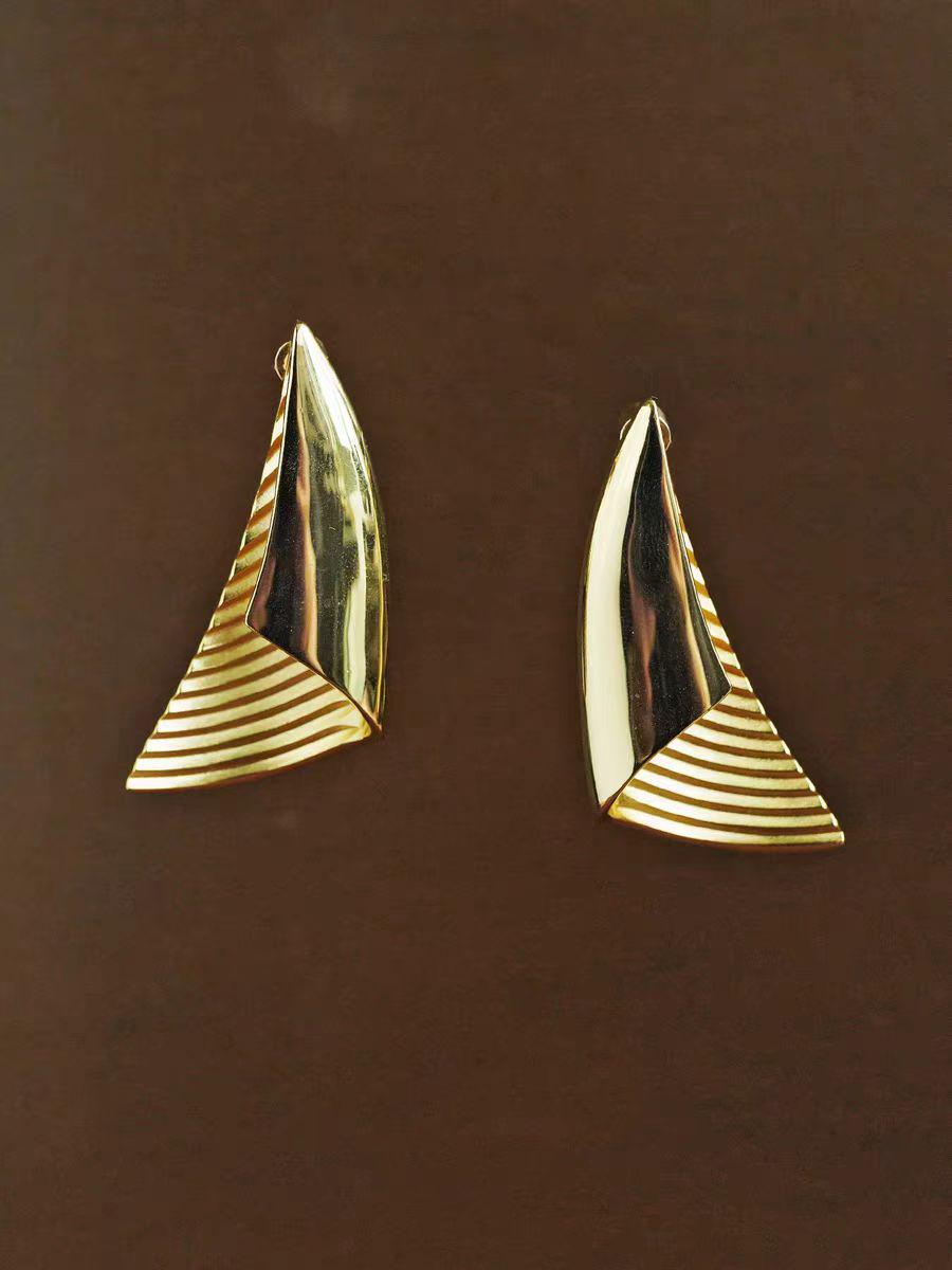 Stylish Irregular Spiral Drop Earrings for Women - Light Luxury & Simple Chic Design