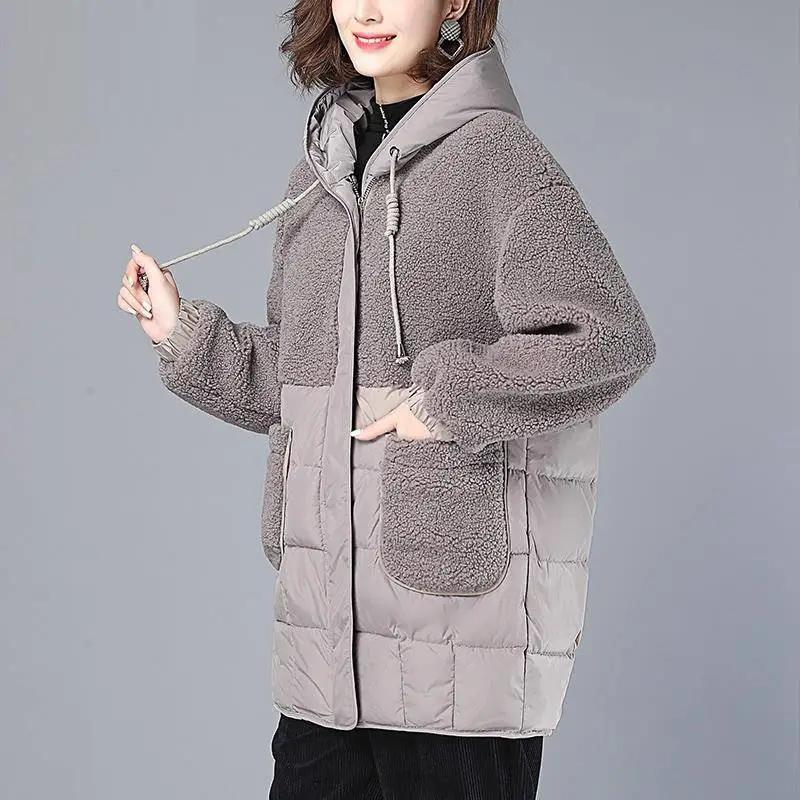 

Пуховик из хлопка для женщин 2022 года, зимняя новая корейская мода, свободное повседневное стеганое пальто большого размера с капюшоном, имитация овечьей шерсти, верхняя одежда 4XL светло-серый
