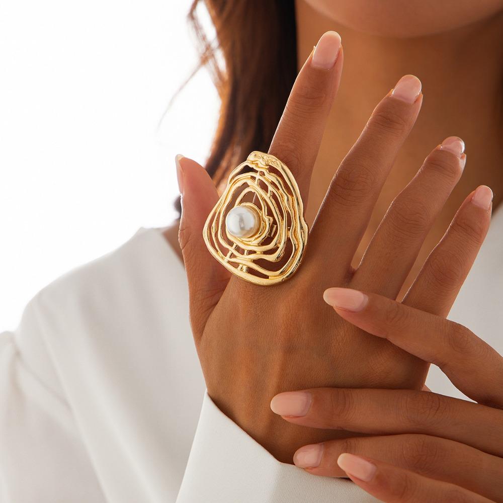 Exaggerated Alloy Ring—Customized French Sweet & Cool Lines Open Ring, Elegant & Versatile for Women, Daily & Party Fashion Accessory