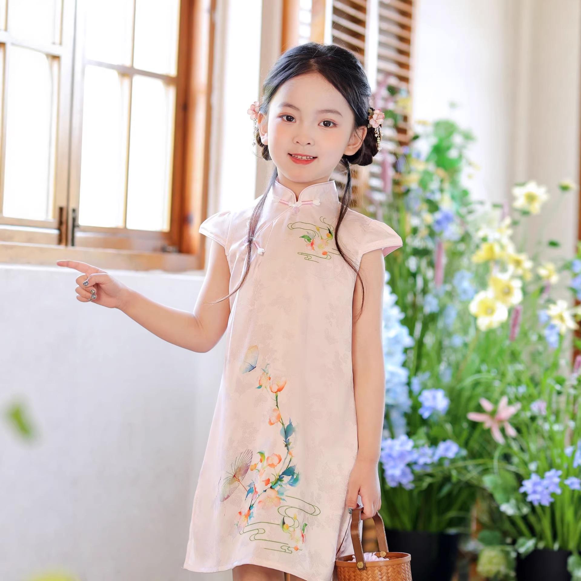Stylish Pink Silk Qipao: Improved Summer Dress for Little Girls 120 cm