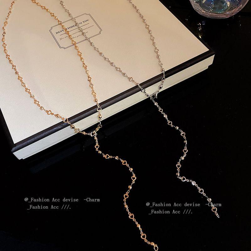 European and American Exquisite Long Necklace for Women, Fashionable, Elegant, Versatile Sweater Chain, Light Luxury, Unique Design Jewelry