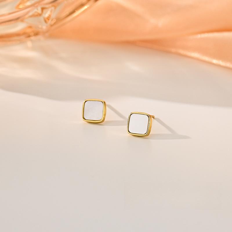 

Серьги-гвоздики с квадратными ракушками для женщин. Новый нишевый дизайн. Простые и универсальные геометрические серьги.