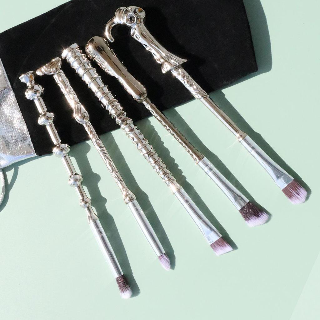 Harry Potter 5-Piece Wand Makeup Brush Set with Gift Bag