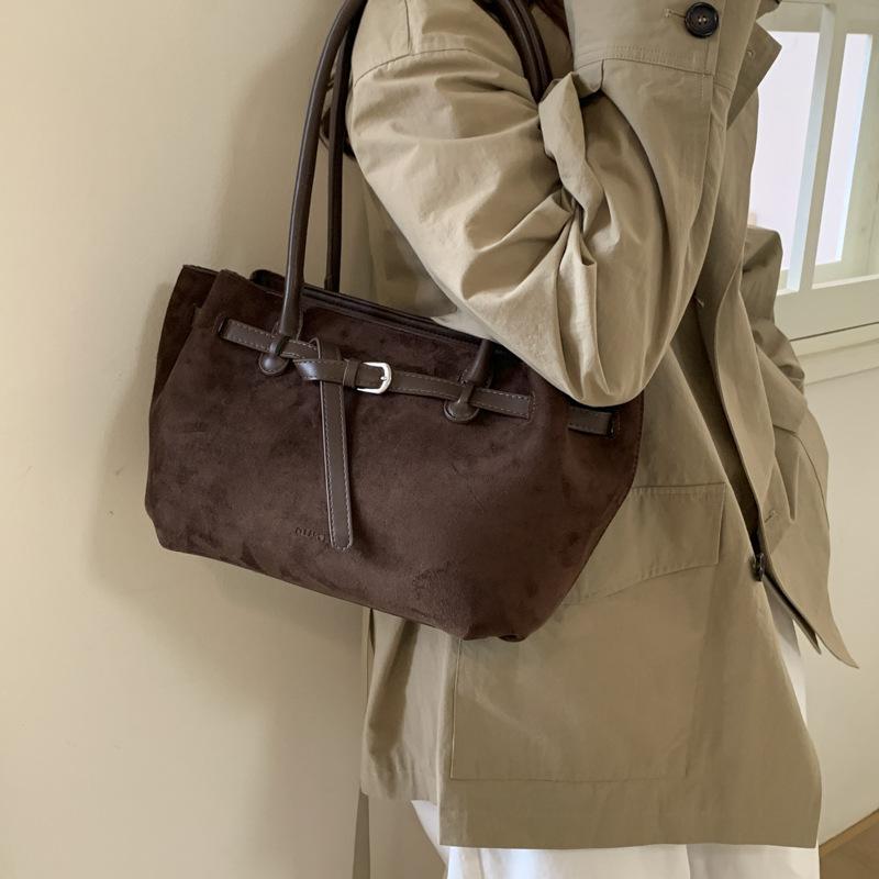 Retro bag women's large capacity 2025 new autumn and winter versatile suede shoulder bag college student class tote bag