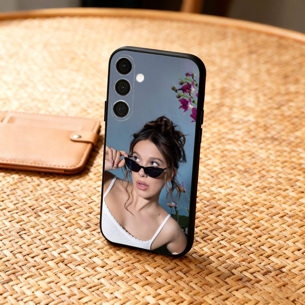 Singer MMB M-Millie Bobby B-Brown Phone Case For Samsung A73,72,71,A52,51,40,41,A22,A32,31,A13, Soft Black Shell