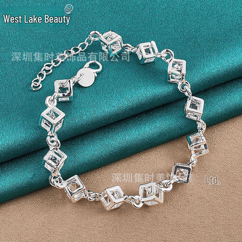 

West Lake Beauty: Silver Hollow Square Pattern Bracelet