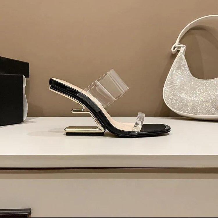 

Европейские и американские прозрачные металлические цвета, сочетающиеся, маленький размер, высокий каблук, крутые шлепанцы, женские, 2024, новый, круглый носок, нишевый дизайн, подвесной дизайн 34 чёрный