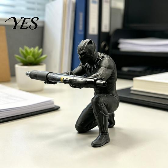 Muscle Detail Pen Holder Kneeling Hero Stand, 3D Printed Dark Style Desk Office Organizer Organizer, Action Figure Pencil for Office, Collectible Gift