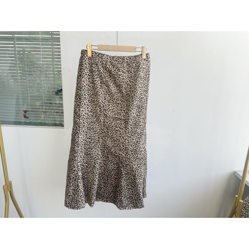 

Slight Flaw American vintage Leopard Print Skirt Spring and Autumn New High Waist Slimming Temperament Versitile Fashion Midi dress Qyh2 Milk Cafe (1 Mermaid Dress) L