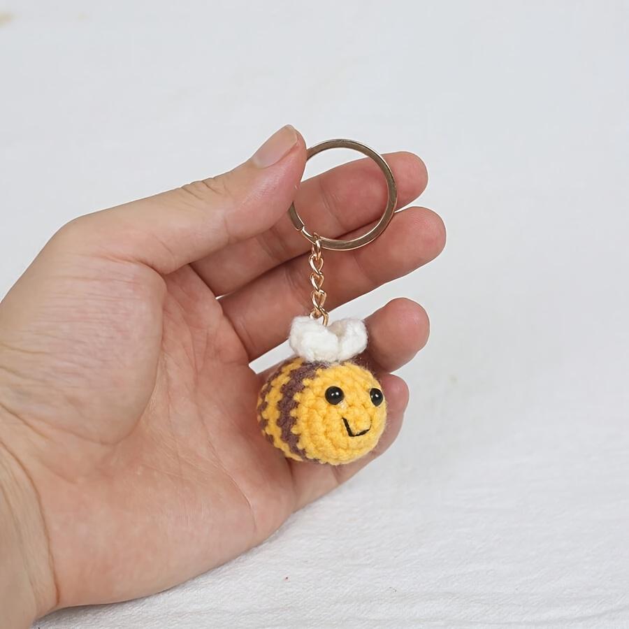 Handmade Crochet Bee Keychain, Yarn Knitted Insect Pendant, Creative Cute Animal Charm - Perfect Gift for Friends, Parents