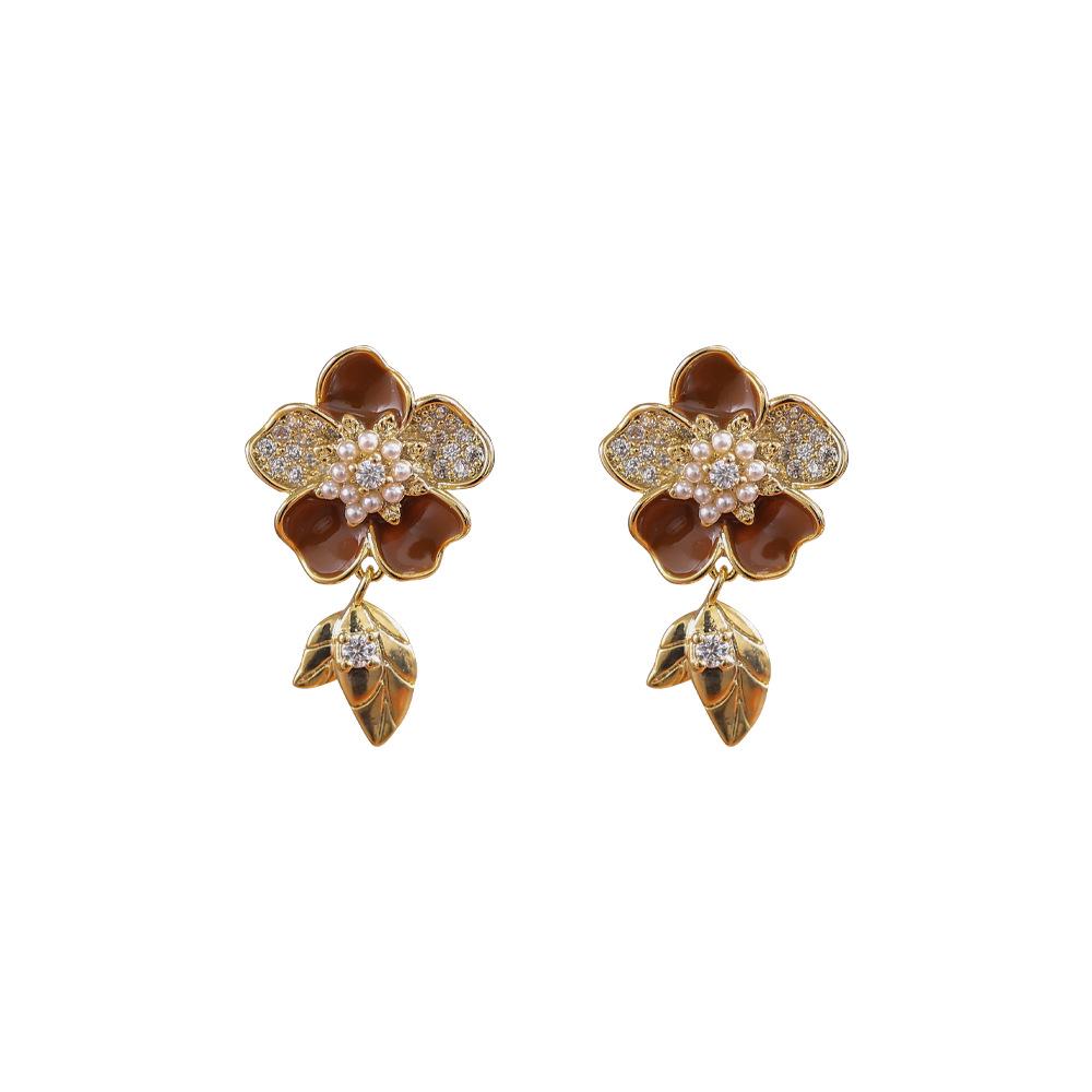Boucles d'oreilles à clous fleur rétro Maillard: Cuivre Plaqué Or avec Zircon, Mode Élégante Haut de Gamme pour Femmes