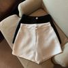 Gonne e pantaloni da donna – Pantaloncini