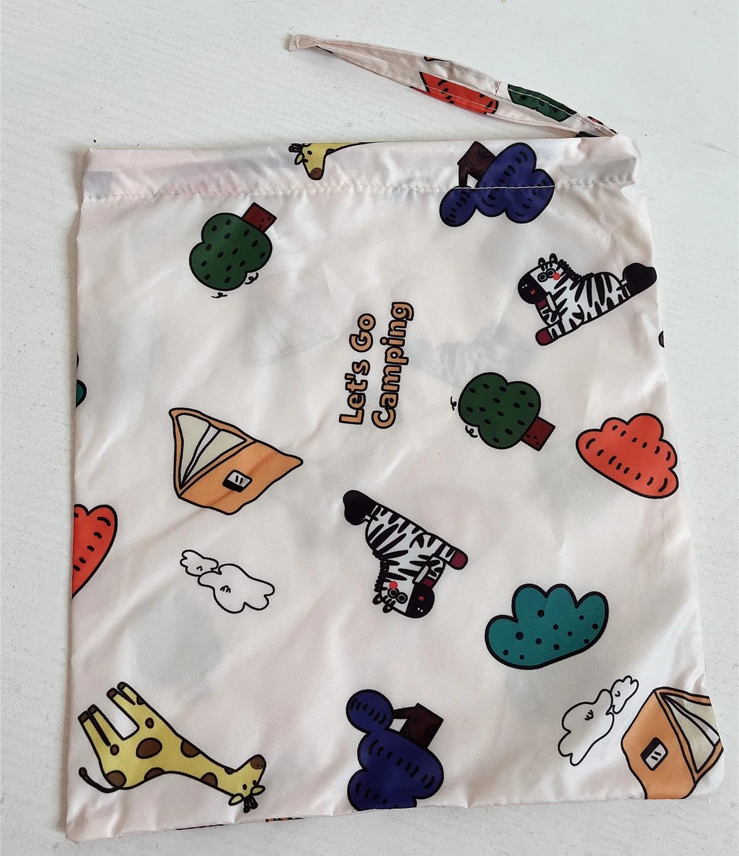 

Новый легкий детский дождевик с большим козырьком, с динозавром и машинкой, плотный, дышащий, с местом для рюкзака, длинный дождевик для мальчиков и девочек 33 27 5cm