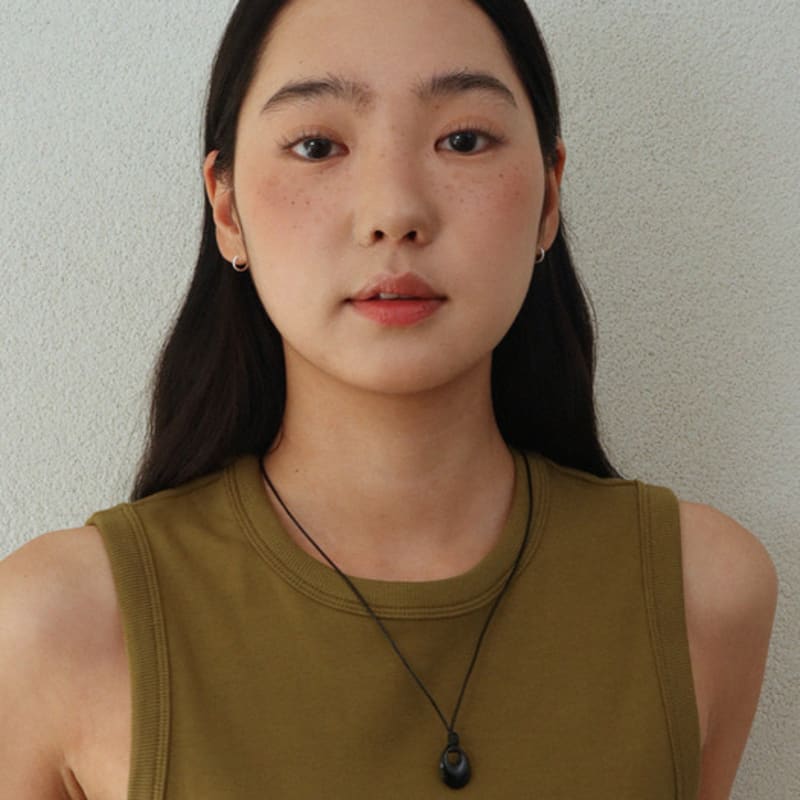 Less Is More Onyx Tie Necklace