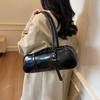 2025 autumn and winter new temperament high-end styling baguette bag trend large capacity fashion women's shoulder bag
