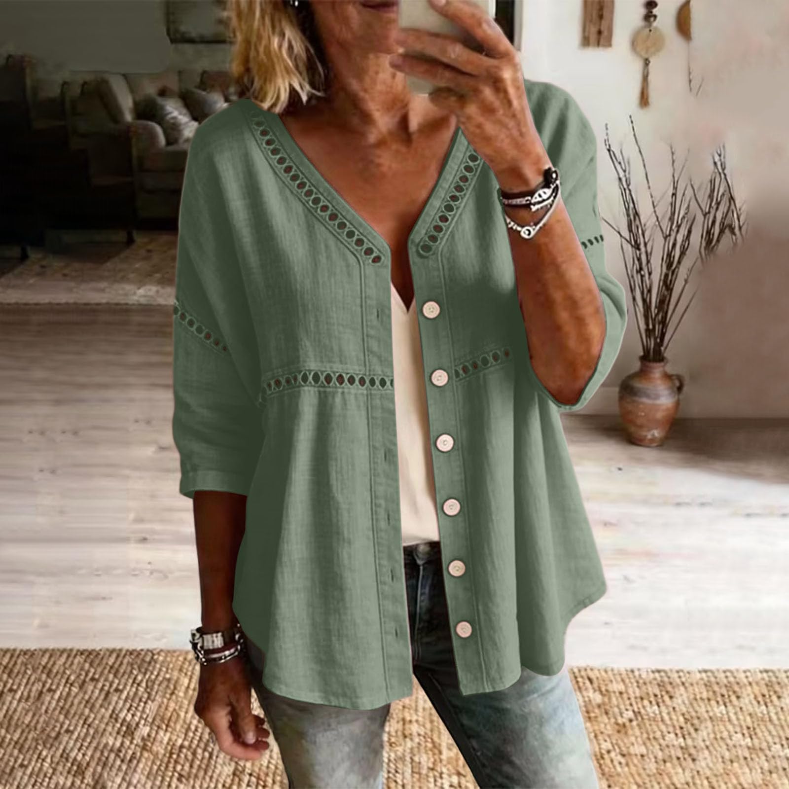 

Женские льняные рубашки на пуговицах с рукавом 3/4, V-образным вырезом, с ажурной отделкой, повседневные хлопковые топы в стиле бохо с вырезами L армия зеленый