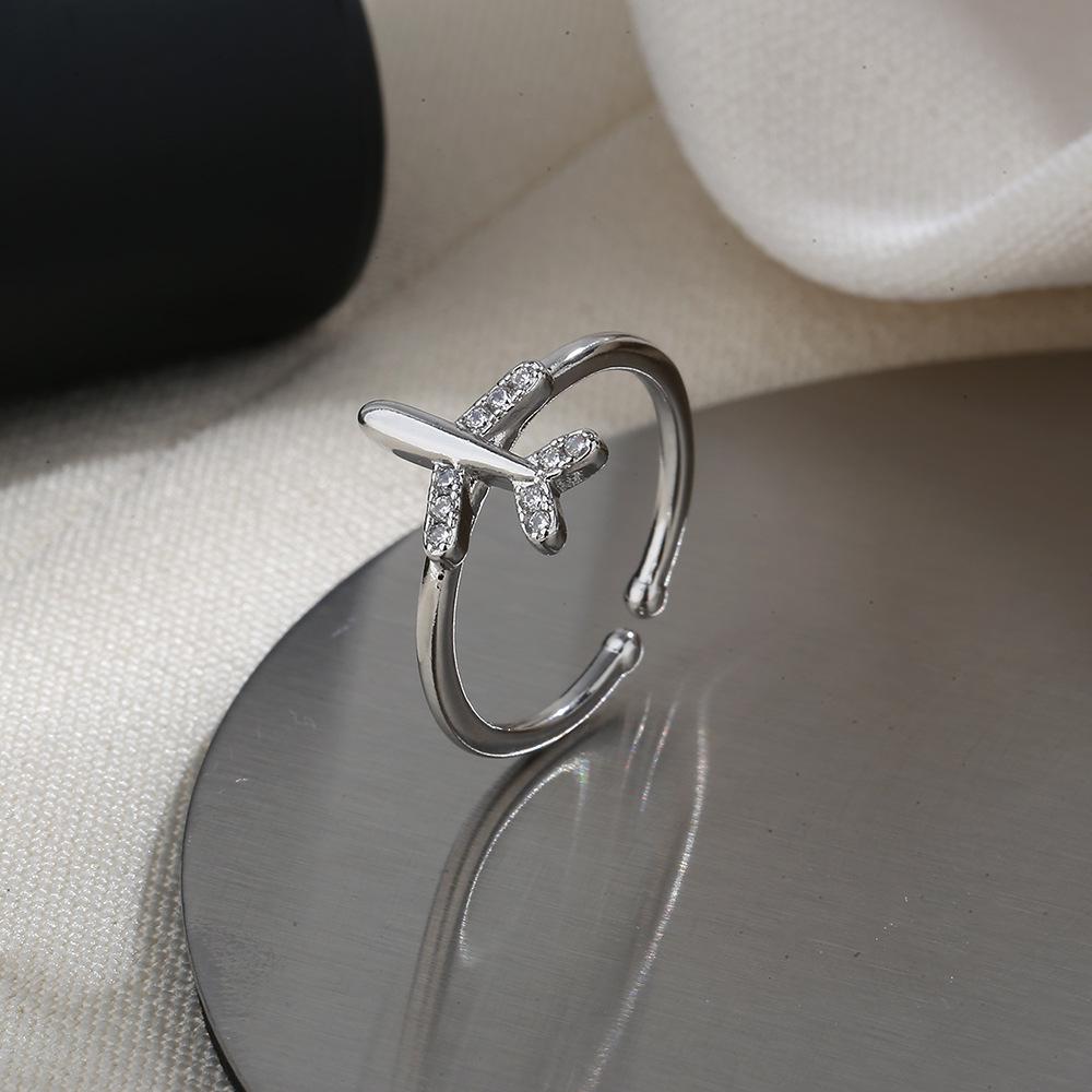 Gu Maoning's Korean Style Zircon Airplane Ring for Women