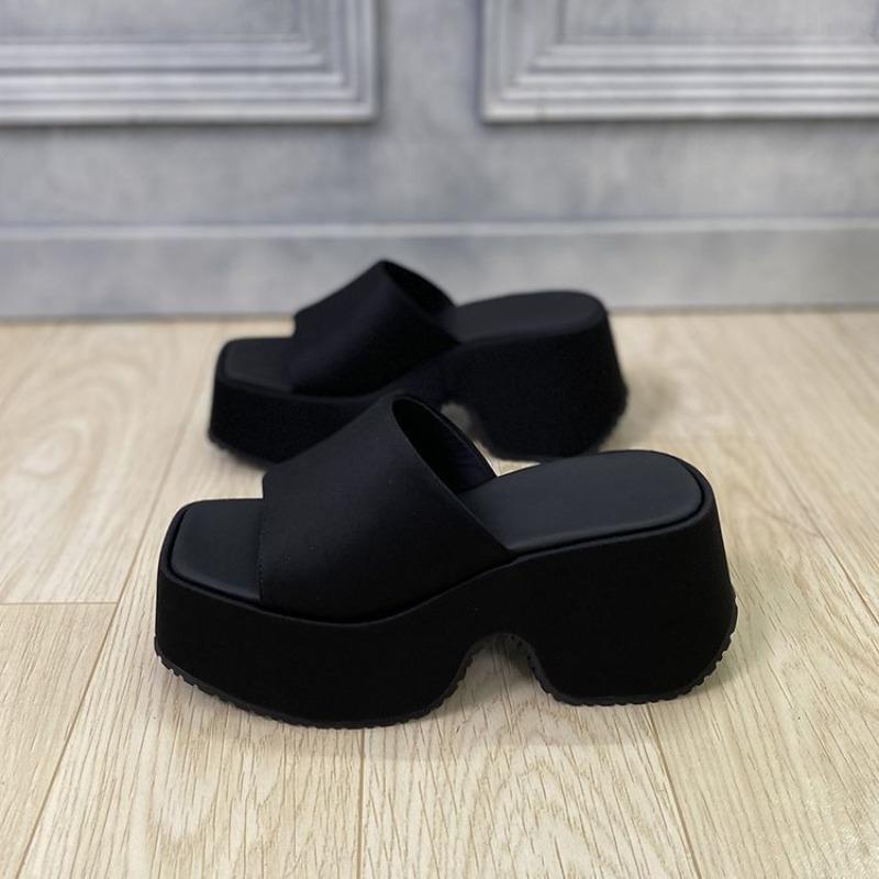 Minimalist thick-bottomed sandals women's summer fashion outer wear holiday slippers small people increase height casual one-word drag tide