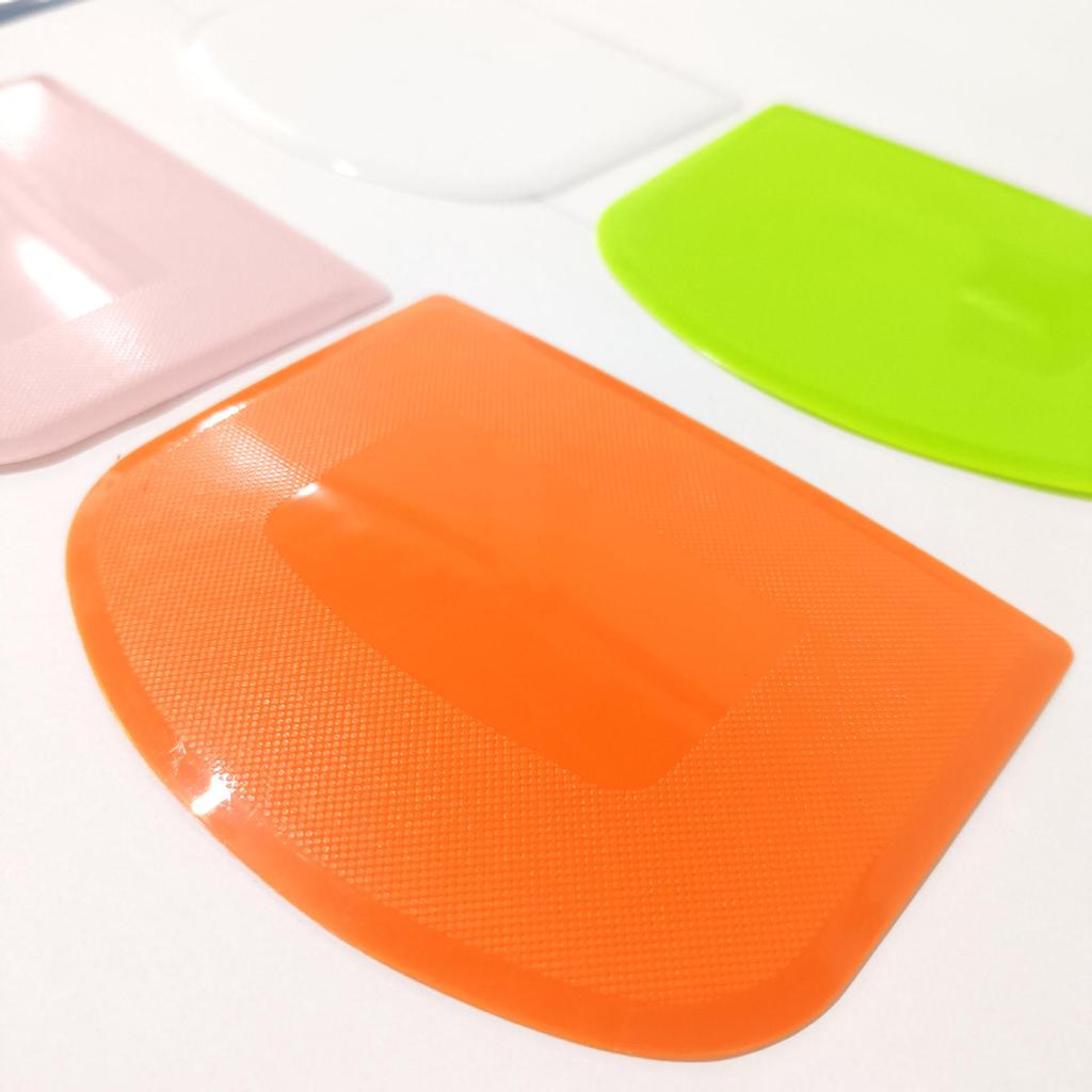 Cross Half-Circle PE Plastic Scraper: Flour, Cake, Cream Spatula & Dough Cutter for Baking