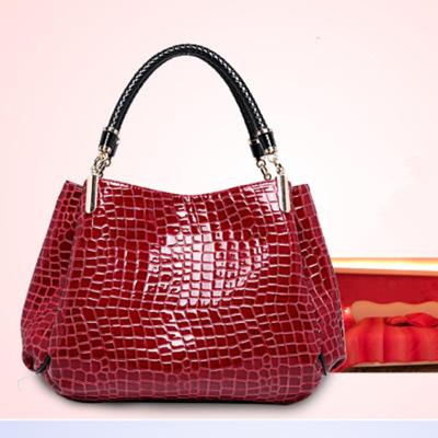 Large Capacity Women s Bag, Single Shoulder Handbag, Trendy Women s Large Bag, Fashionable and Versatile красный