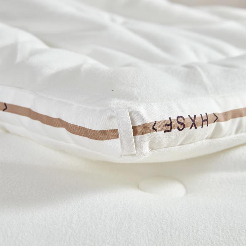 Hongxiu Shifang Milk Foam Quilt