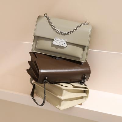 Simple and Exquisite Leather Women's Bag, Chain Crossbody Small Square Bag, Women's Niche and High-end Single-shoulder Underarm Commuting Bag
