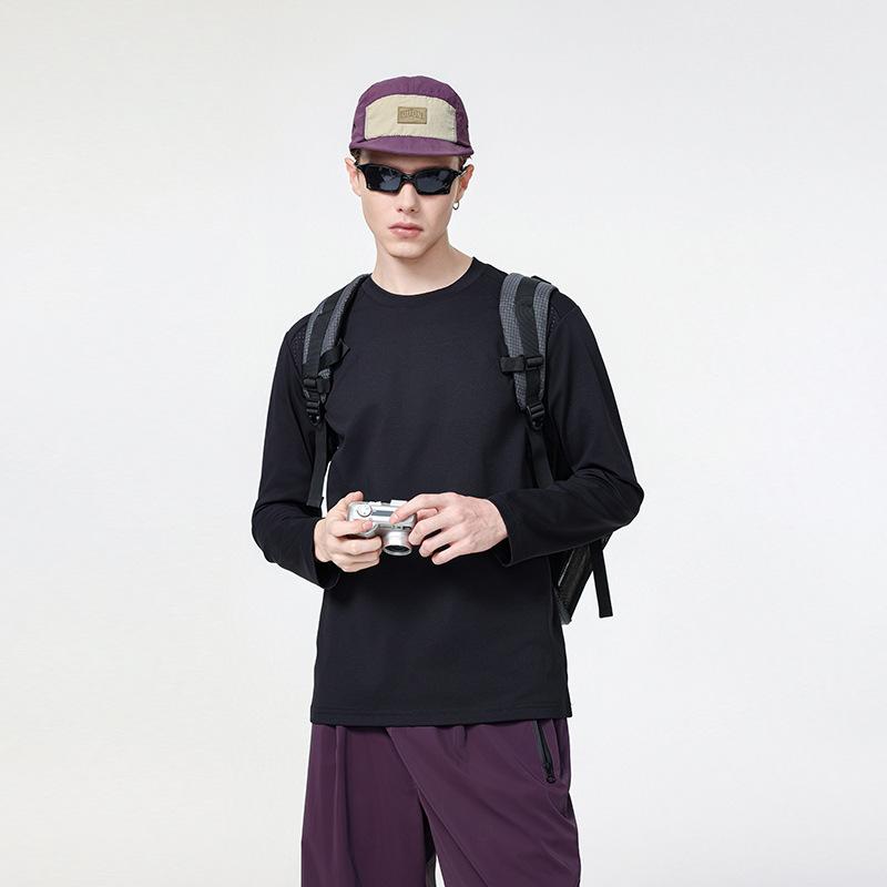 Breathable Raglan-Sleeve Top with Stylish Details Comfortable Everyday Commute T-Shirt with A Round Neckline