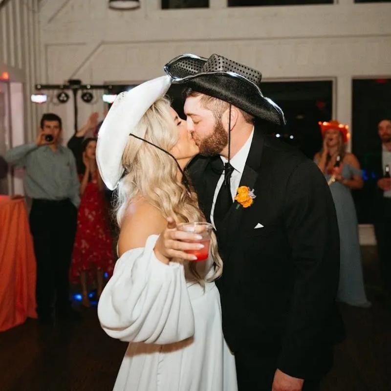 4-32Pack Led Cowboy Hats Light Up Party Disco Cowgirl Hats Luminous Western Cowboy Hats for Men Women for Wedding Dance Ball