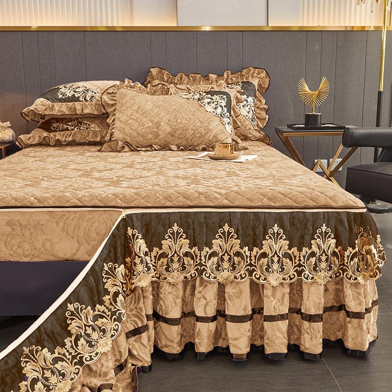 Thickened quilted bed skirt and fitted sheet two-in-one new style removable and washable winter velvet bedspread non-slip mattress protector
