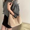 Borsa a Spalla in Velluto a Coste da Donna, Tote Casual a Righe di Grande Capacità con Chiusura a Cerniera, Simpatico Patch a Forma di Cappello, Perfetta per l'Uso Quotidiano
