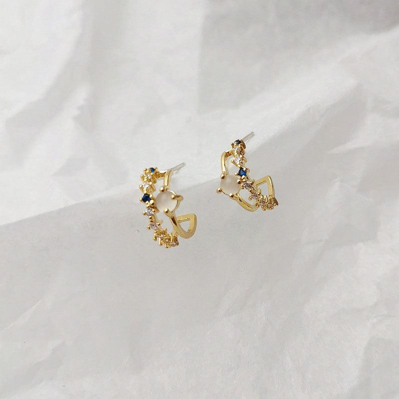 Korean Retro C-Shaped Stud Earrings with Cat's Eye Stone - Trendy, Elegant, and Simple Design for Women