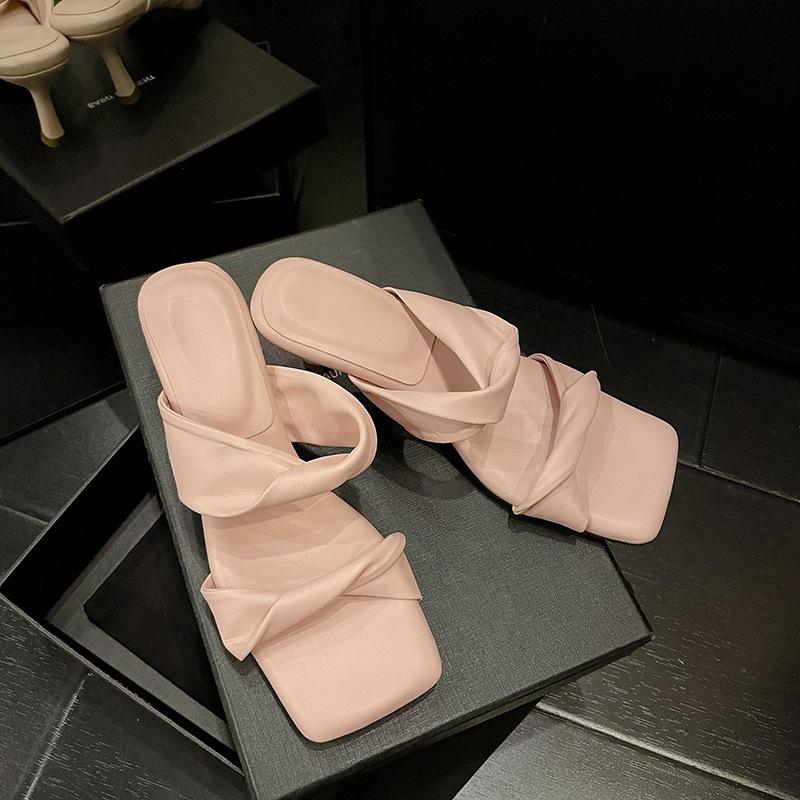 

Square head high-heeled sandals are simple and comfortable to wear, and the new summer sandals are beautiful for women. 40 розовый