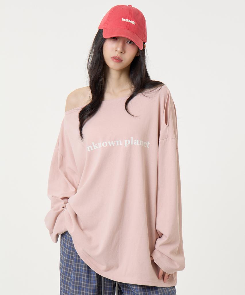 UNKNOWN PLANET Off-Shoulder Logo Langarm-T-Shirt Rosa
