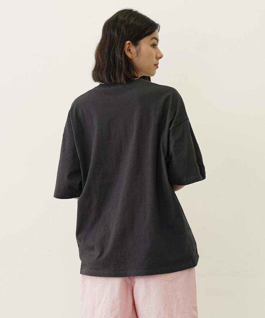 Milkfed Women's Casual Cut Out Logo Pocket Wide Short Sleeve Tee In Charcoal