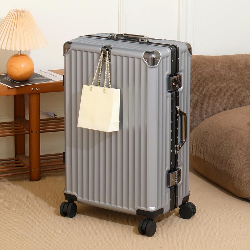 

Женский чемодан на колесиках 2025: Бесшумные колеса, Прочные, Кожаные, с кодовым замком, Кабинный размер 20 и 24 20 inch (Front Hook, Rear Cup Holder, USB Port)