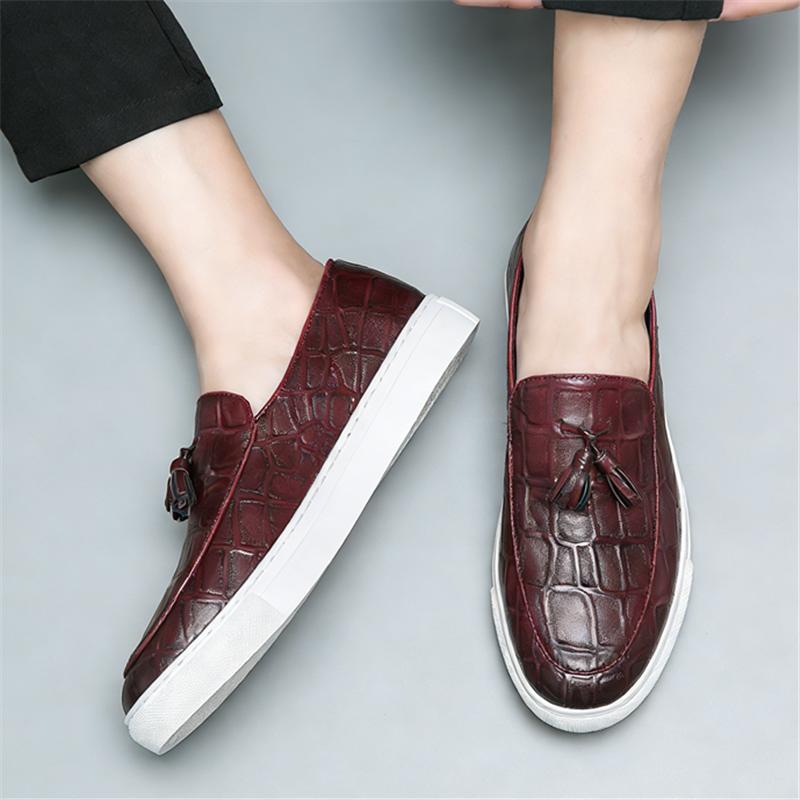 Designer New Men's Leather Casual Shoes Luxury Tassels Slip on Loafers Male Comfortable Sneakers Tenis Masculino Zapatos Hombre