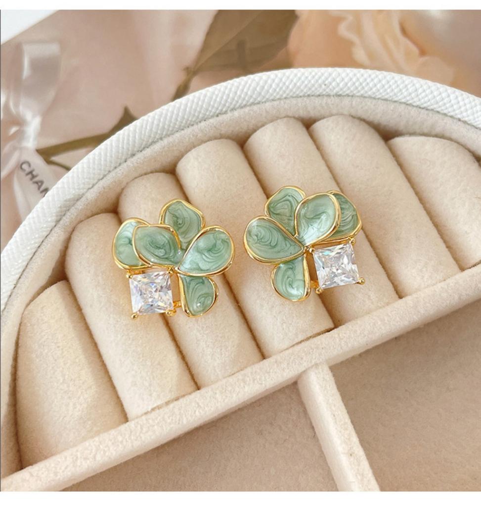 Retro Fresh Green Enamel Lucky Four Leaf Flower Square Zircon Gold Color Stud Earrings for Women Fashion Daily Wear Jewelry Gift