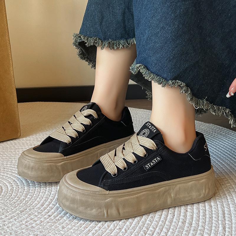 Popular Internet Celebrity Fashion Flat White Shoes Women's 2025 Autumn New Korean Version Thin Round Head Comfortable Soft Baseplate Shoes