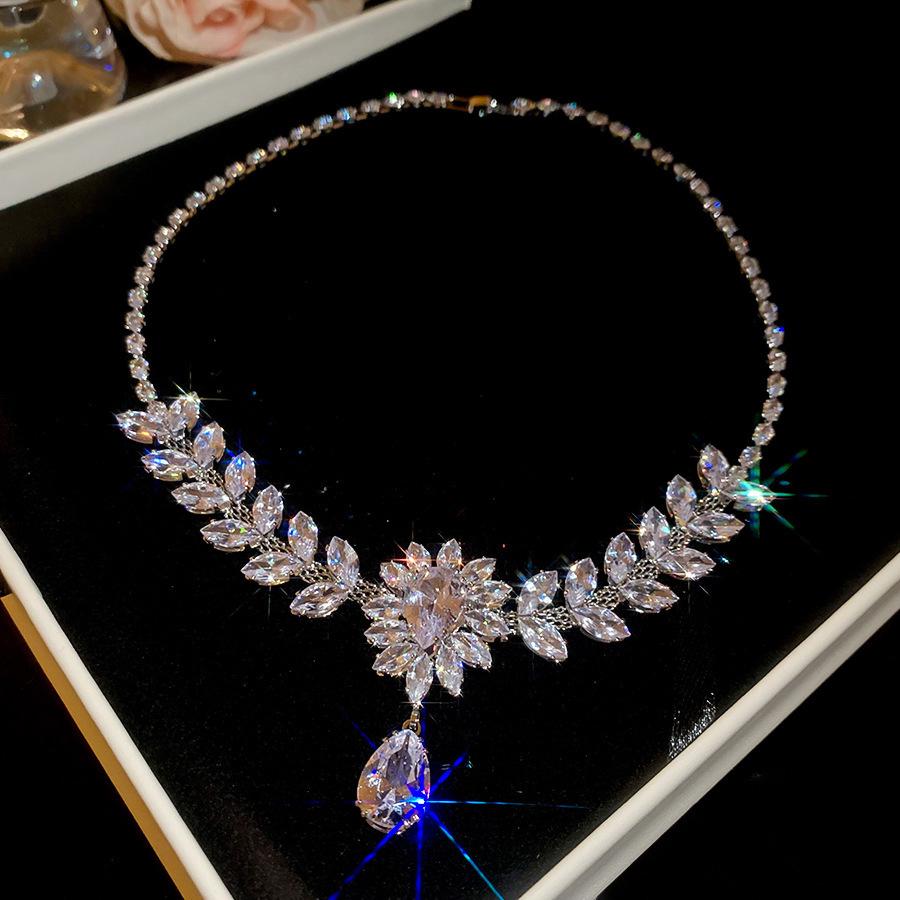 Exquisite French Zircon Flower Jewelry Set: Court-Style Clavicle Necklace & Pendant Earrings