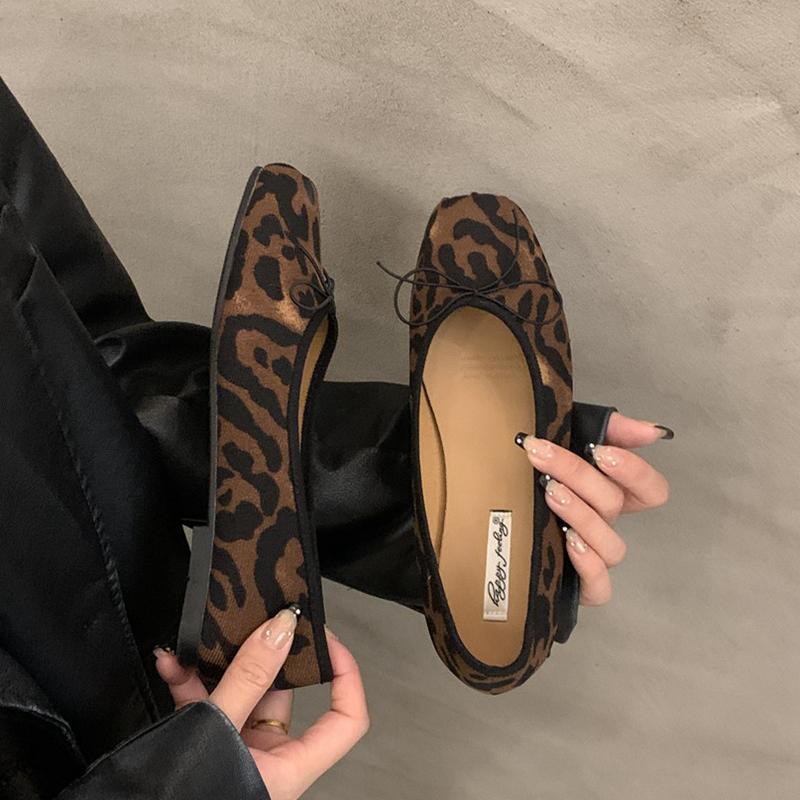 

Fashion SUOJIALUN 2024 Summer New Brand Women Flat Shoes Fashion Leopard Print Ladies Elegant Shallow Slip On Soft Ballerinas Shoes 35
