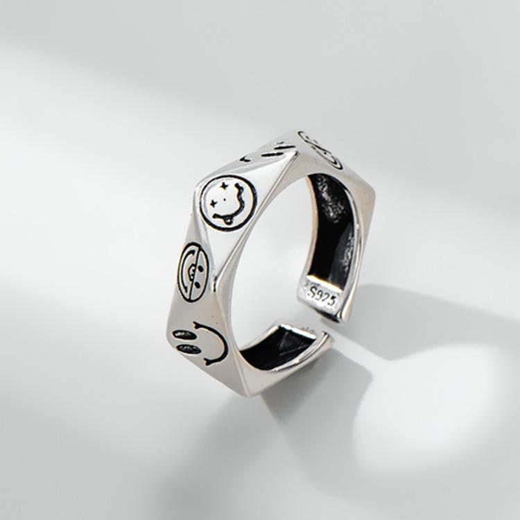 Smiley Face Ring for Women, Simple and Cute Diamond-shaped Emoticon Ring, Old Water Chestnut Smile Ring