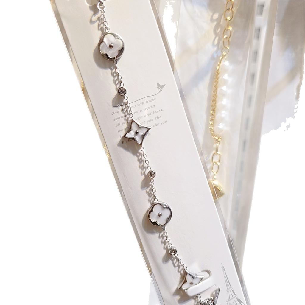 Titanium Steel Bracelet for Bathing Four-leaf Clover Bracelet Versatile and High-end Ladies Bracelet