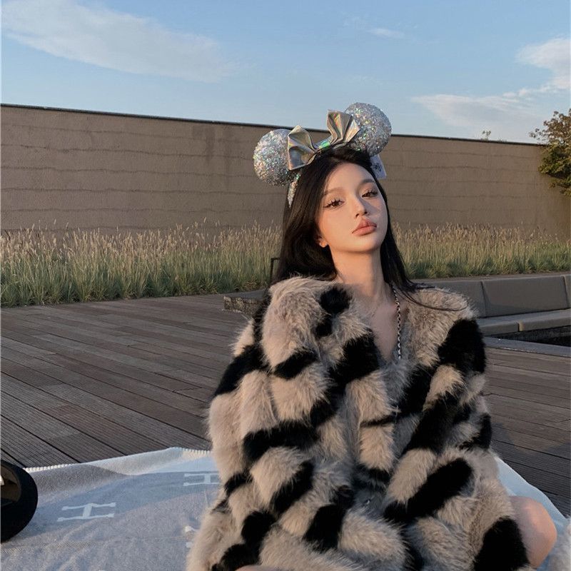 Zebra-gemusterter Nerzimitat-Pullover mit V-Ausschnitt für Damen, Herbst und Winter, lockerer Strickpullover, Pullover-Oberteil, Pelzmantel, weiblich